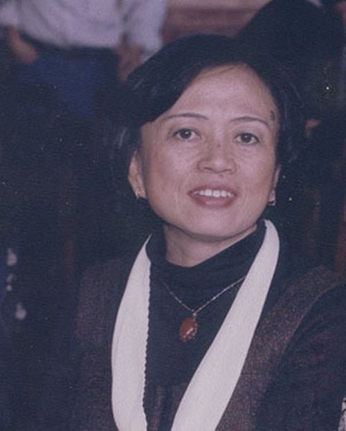 Trong đó, Giáo sư - Tiến sĩ Võ Hồng Anh, sinh năm 1941, là con gái duy nhất của liệt sĩ Nguyễn Thị Quang Thái (em gái liệt sĩ Nguyễn Thị Minh Khai) và Đại tướng Võ Nguyên Giáp.